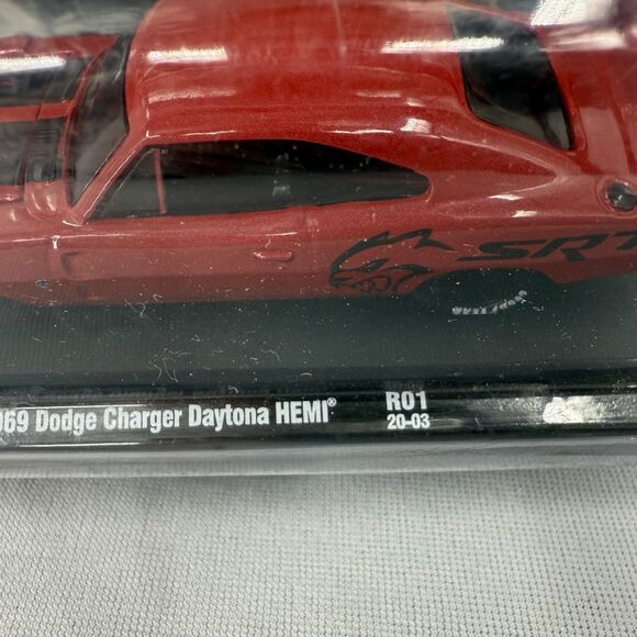 1969 Dodge Charge Daytona Hemi Model Car M2 Machines #34002 - Picture 6 of 8